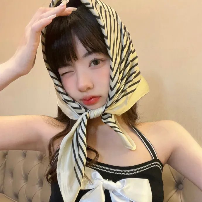 女士的品格海报